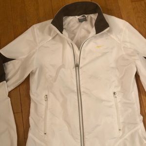 Nike woman’s jacket size 4-6